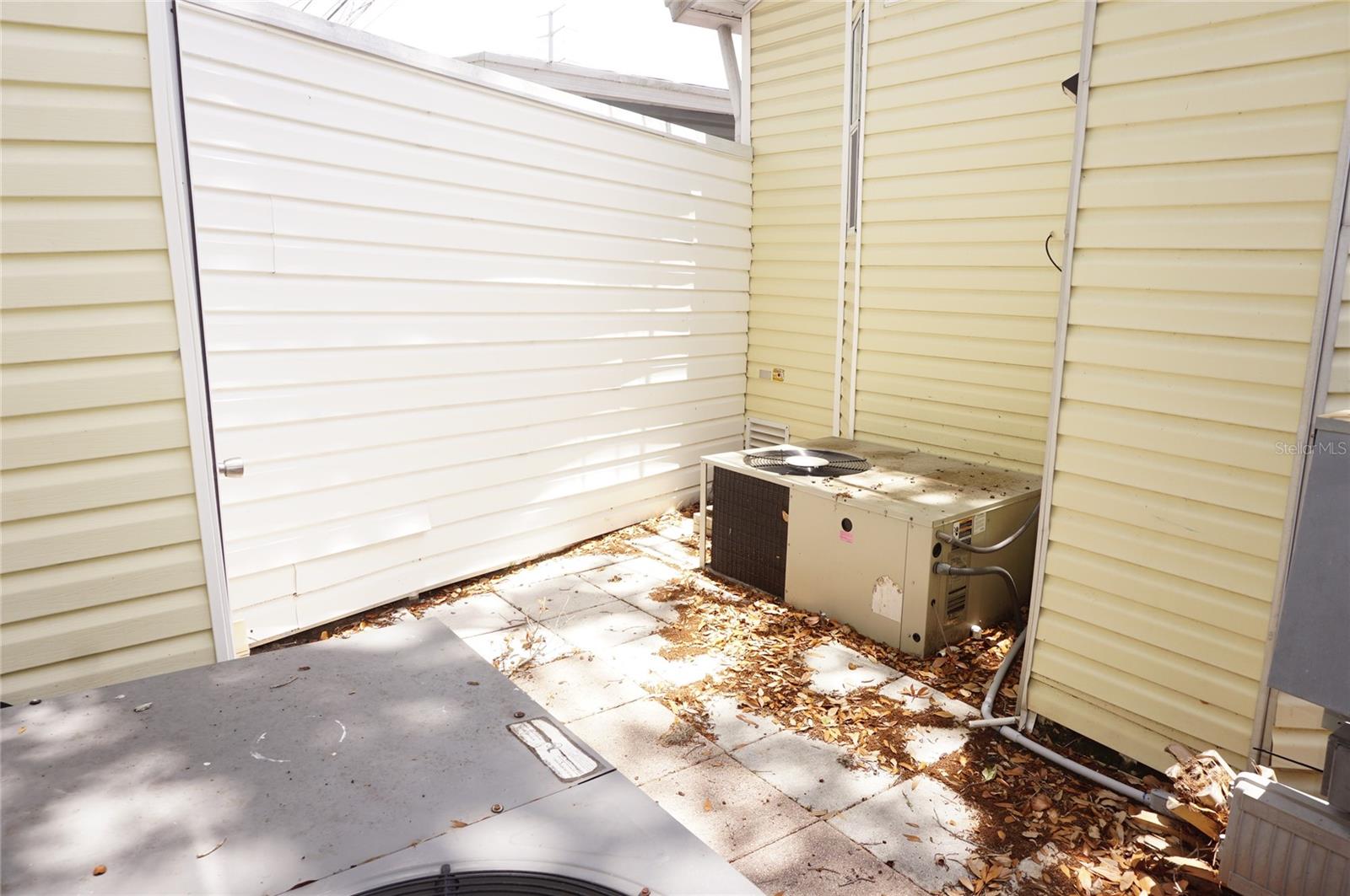 Listing photo id 30 for 21040 Lazy Days Circle