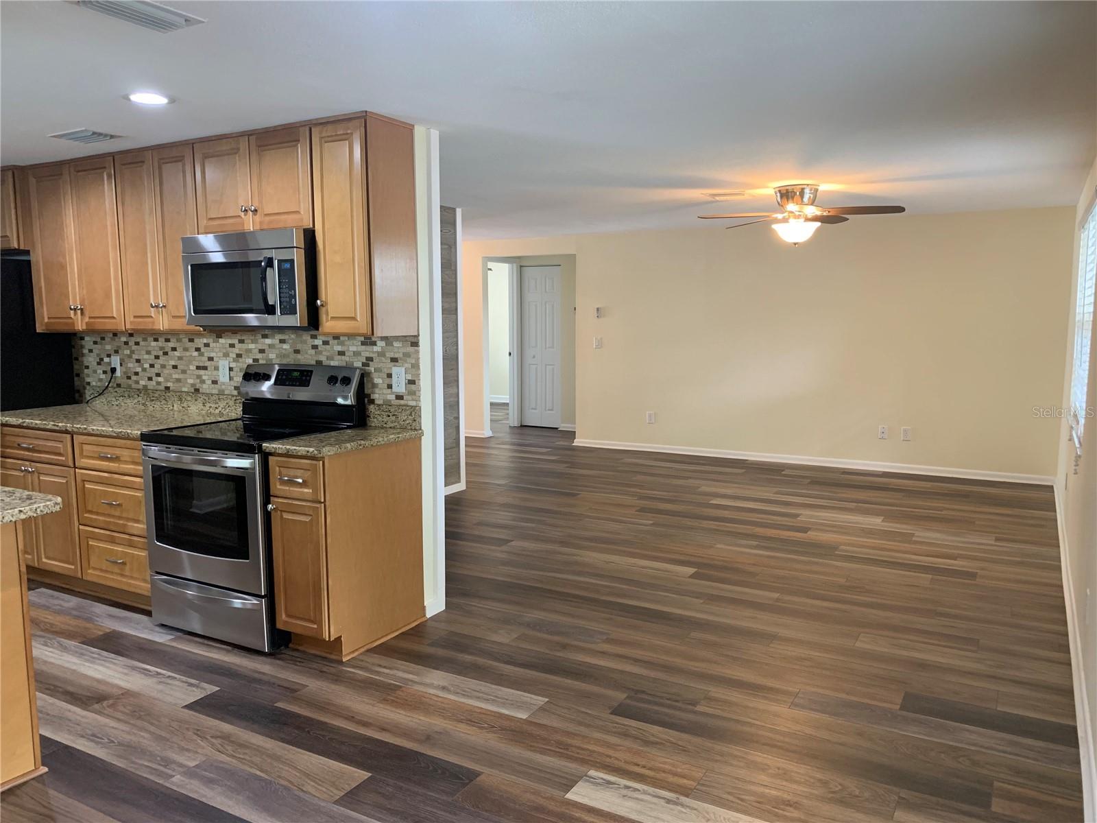 Image 4 of 30 For 12510 Queensland Lane