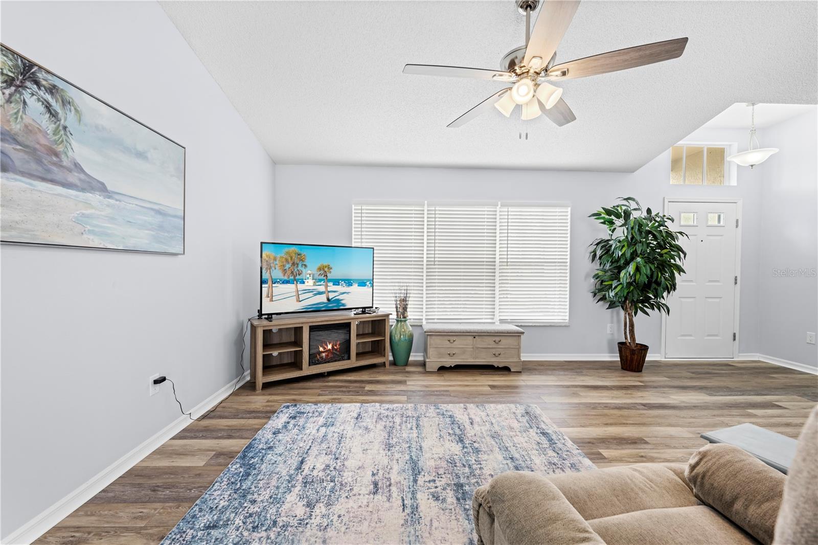 Image 11 of 25 For 5087 Oyster Court