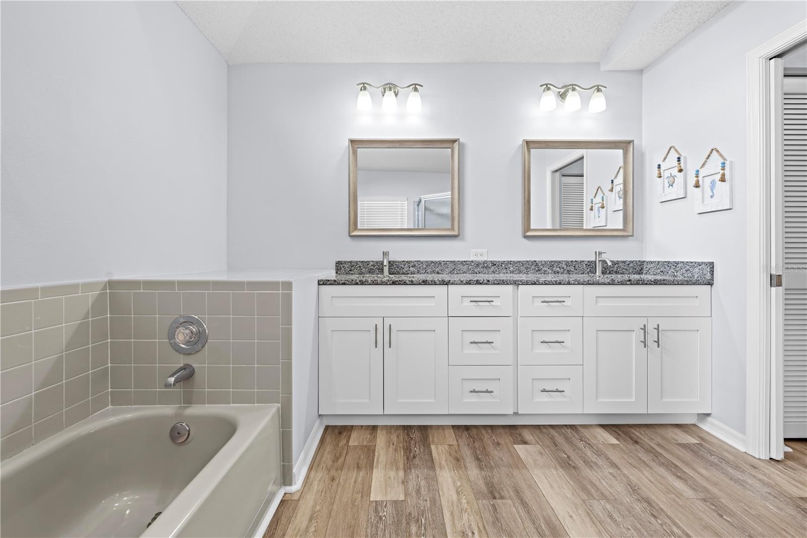 Image 16 of 25 For 5087 Oyster Court