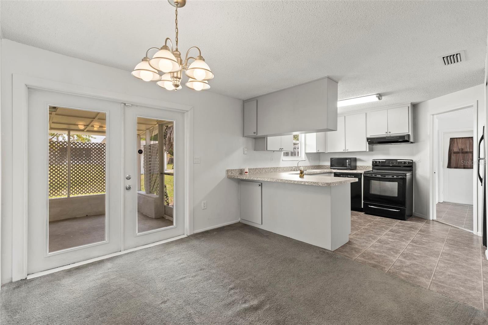 Listing photo id 20 for 12936 Parkwood Street