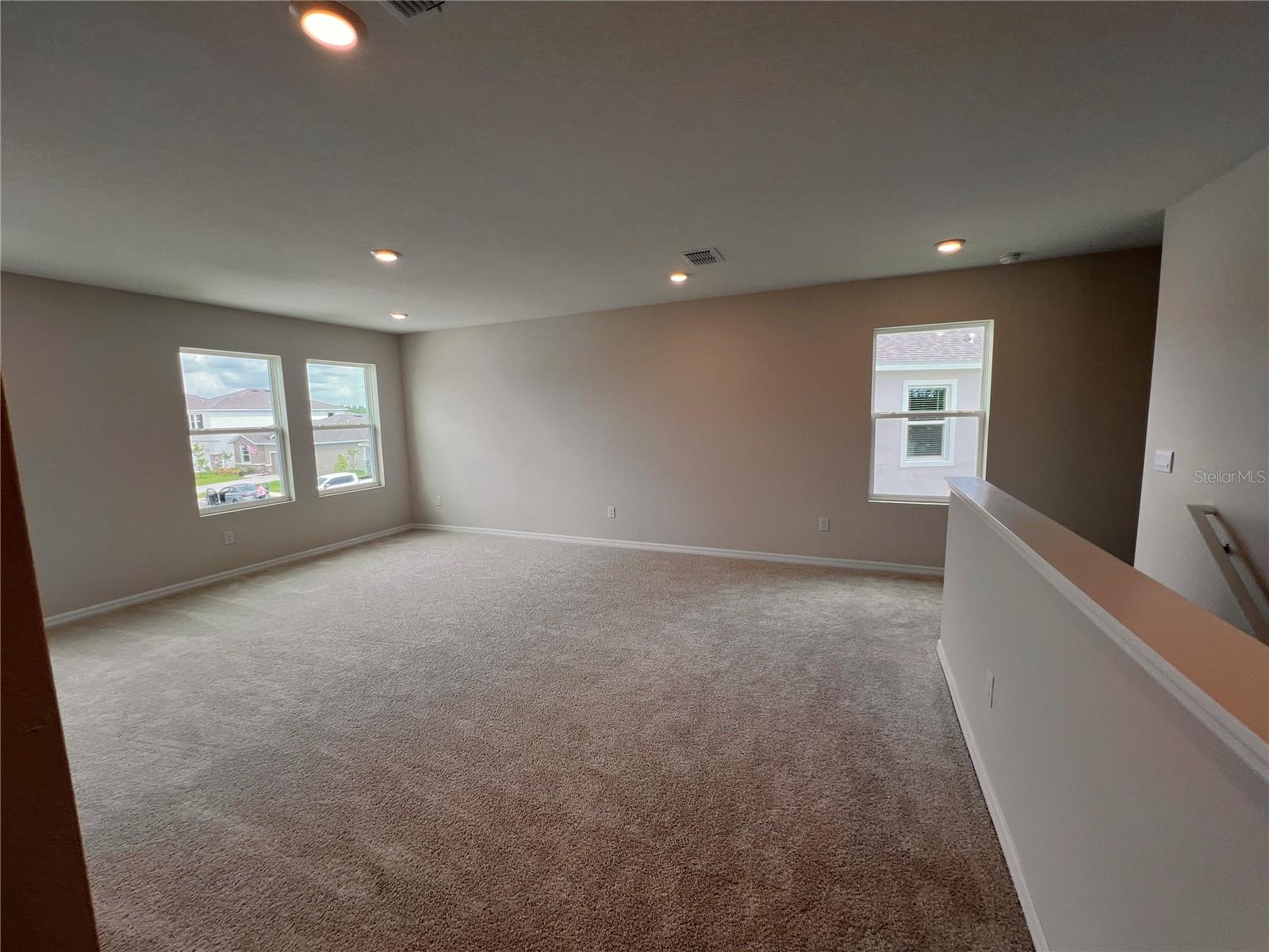 Image 33 of 62 For 10503 Farm Hill Avenue