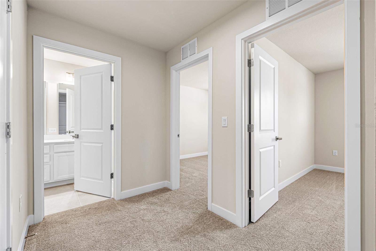 Listing photo id 9 for 1875 Kendall Pointe Place