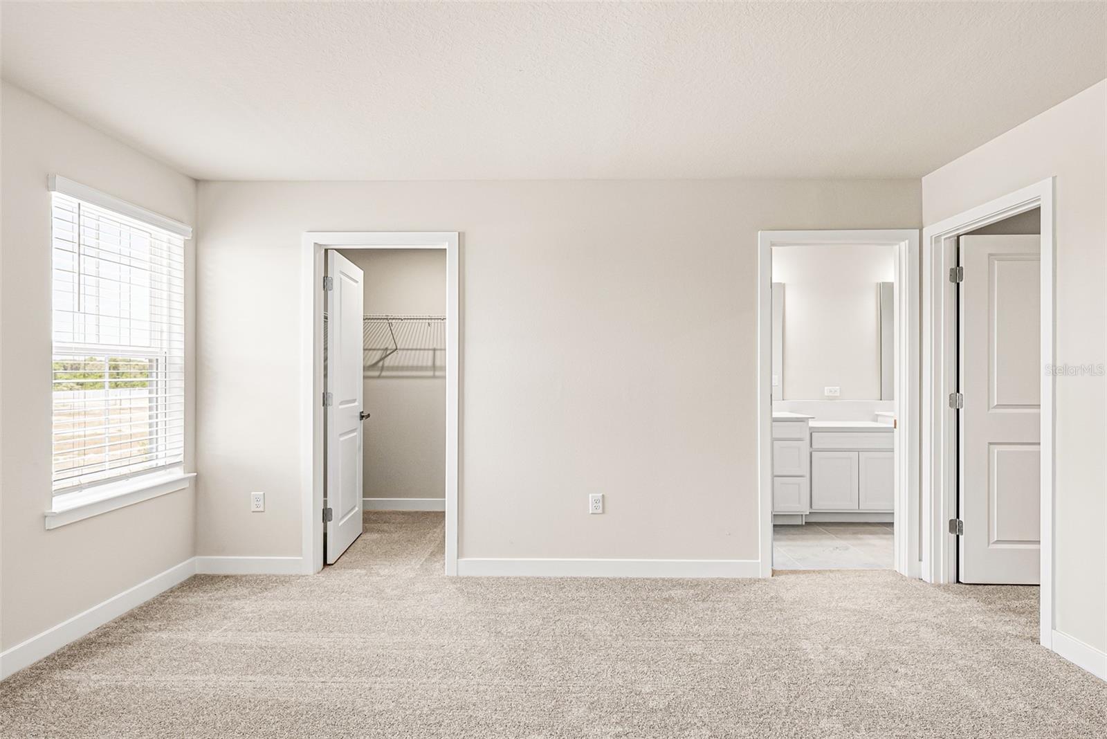Listing photo id 7 for 1875 Kendall Pointe Place