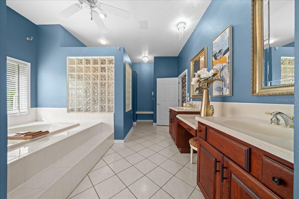 Image 30 of 61 For 10044 Twelve Oaks Court