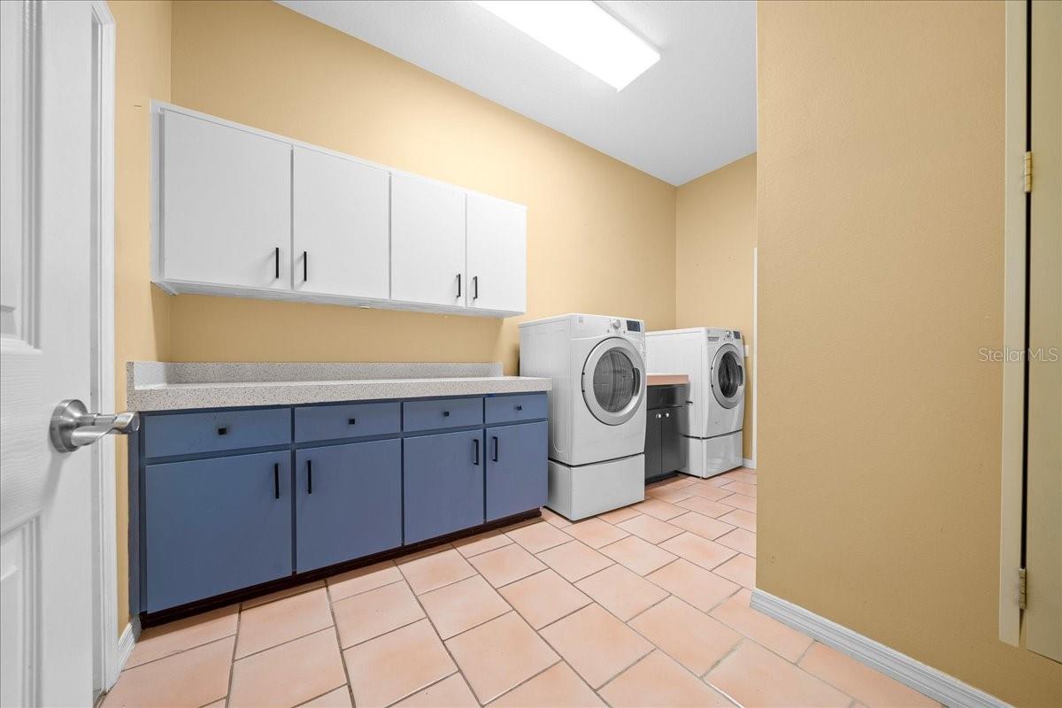 Image 38 of 61 For 10044 Twelve Oaks Court