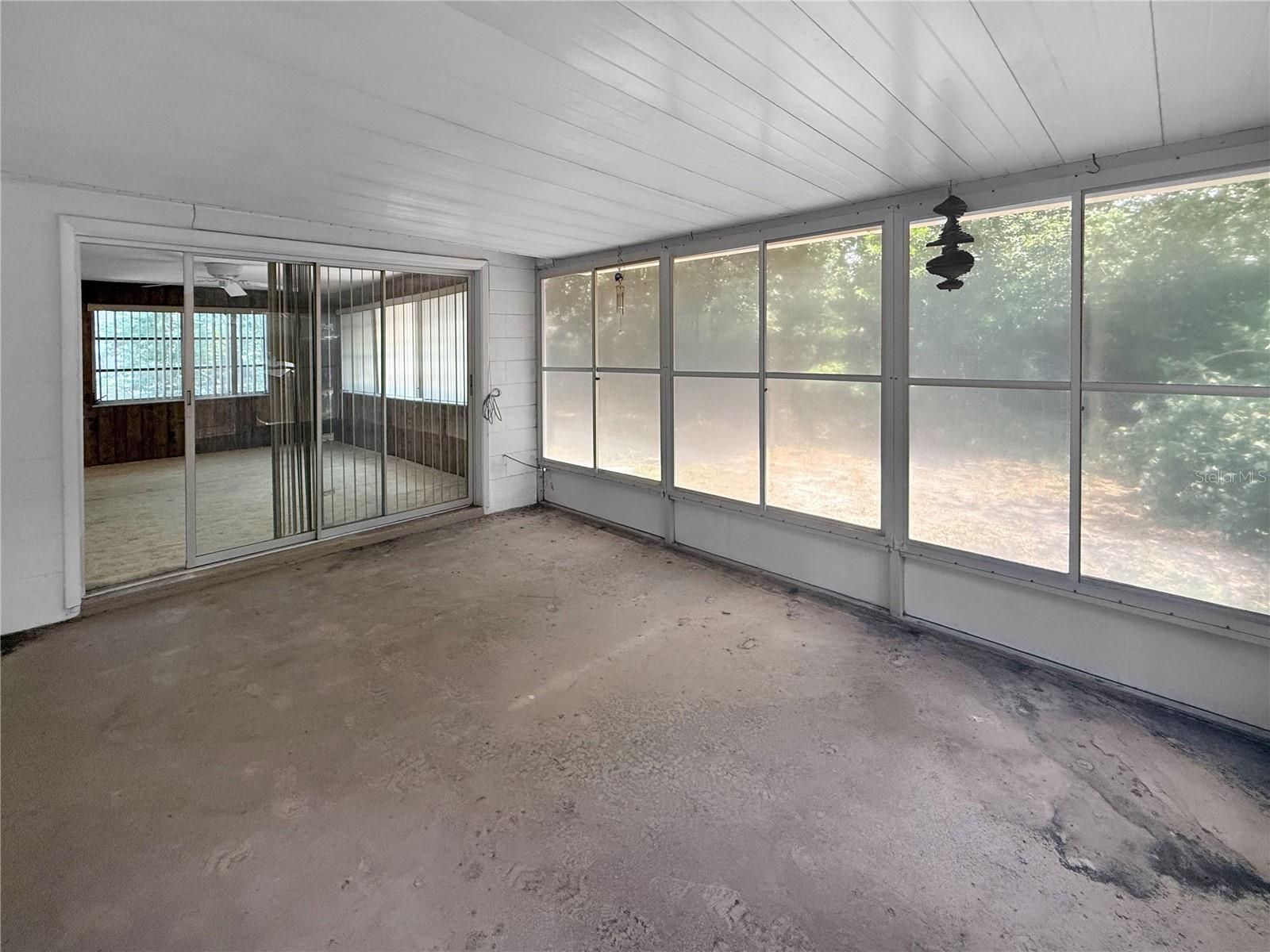Listing photo id 8 for 4388 Craftsbury Drive