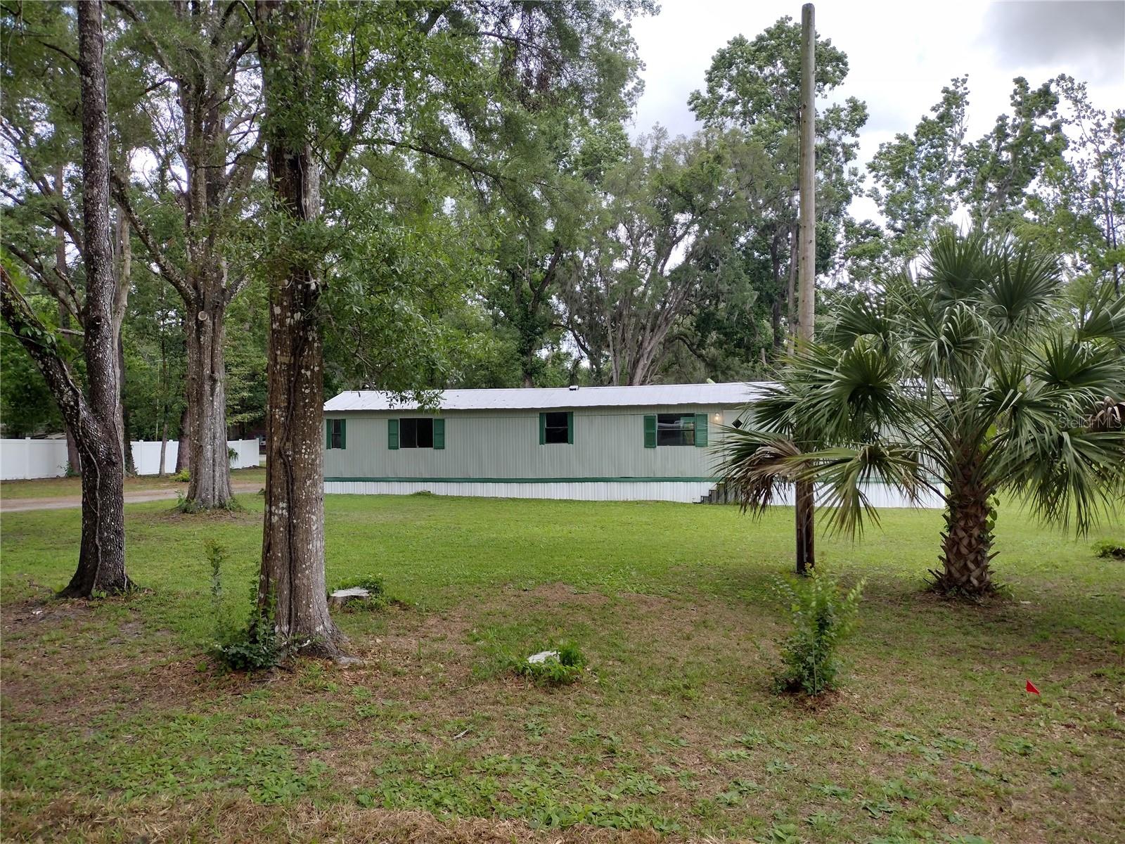 Image 2 of 22 For 172 Estates Avenue