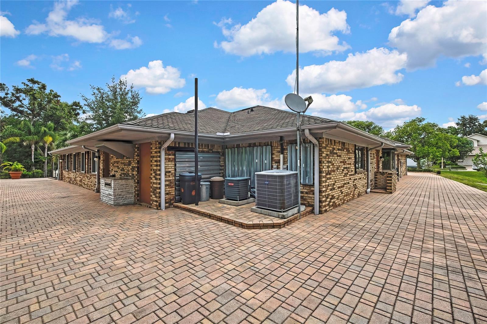 Image 11 of 72 For 5747 Fieldspring Avenue