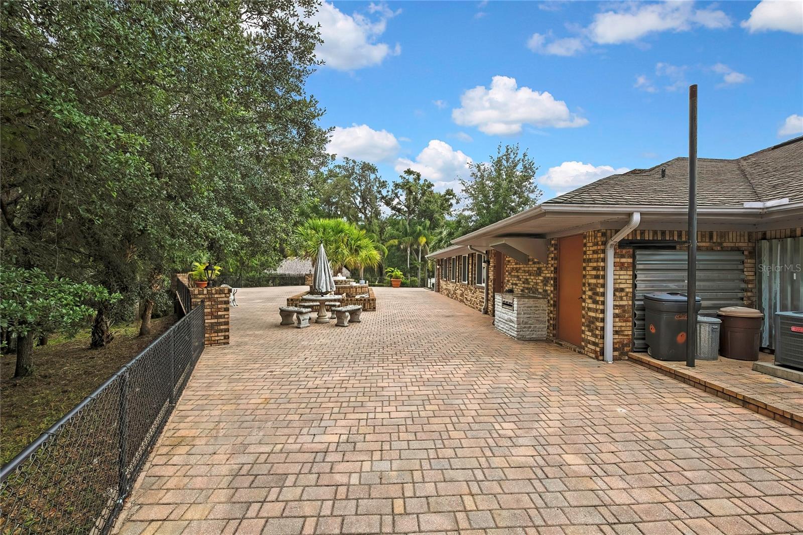 Image 14 of 72 For 5747 Fieldspring Avenue