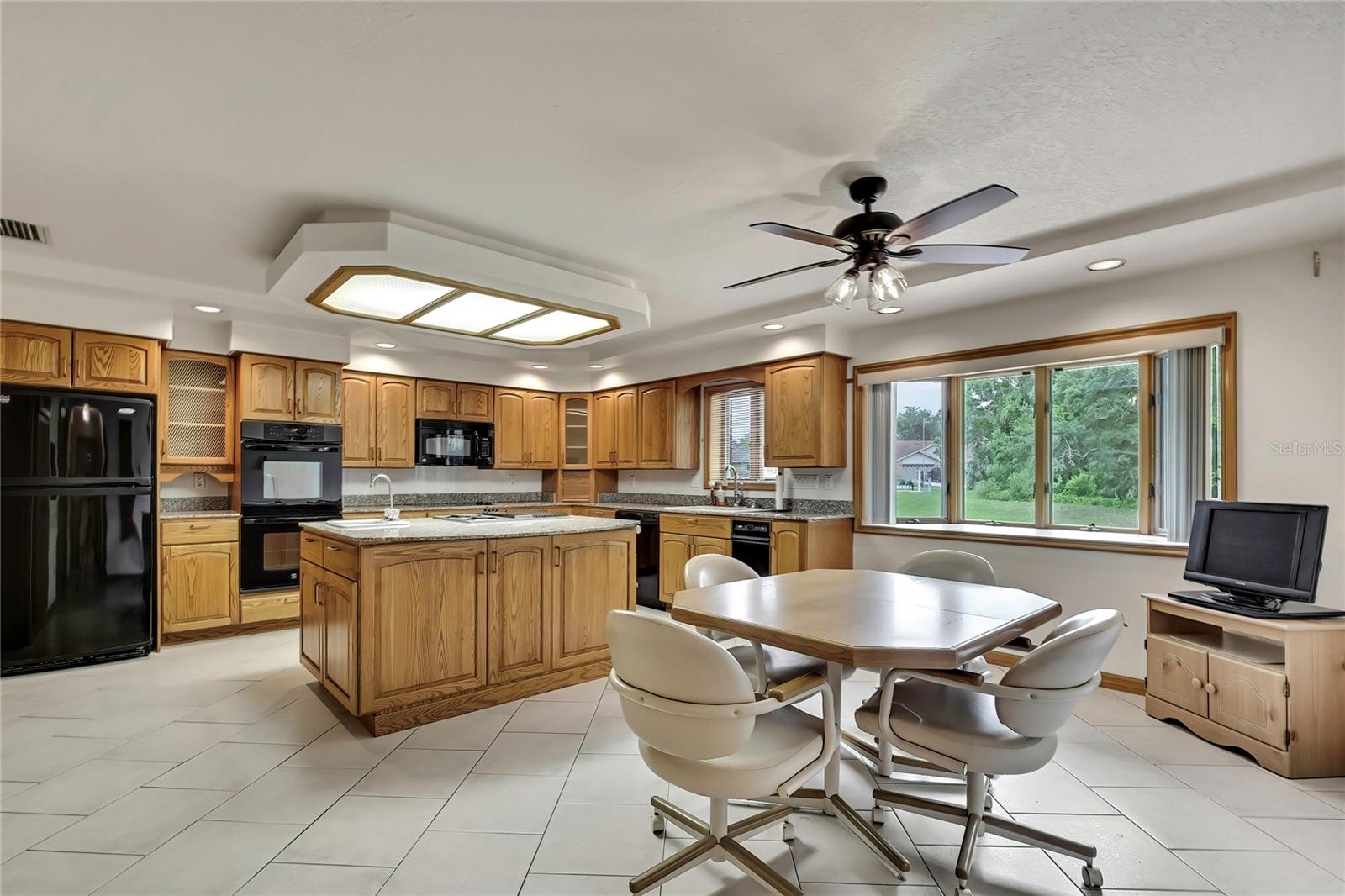 Image 41 of 72 For 5747 Fieldspring Avenue