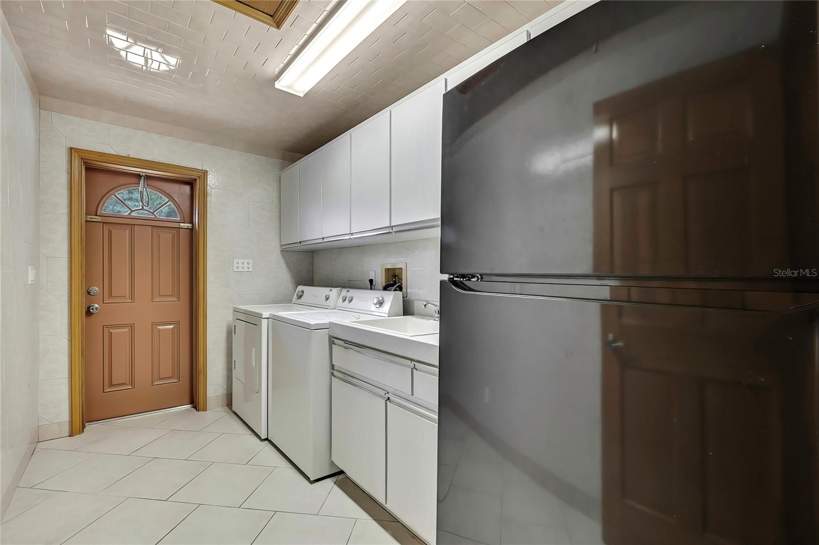 Image 46 of 72 For 5747 Fieldspring Avenue