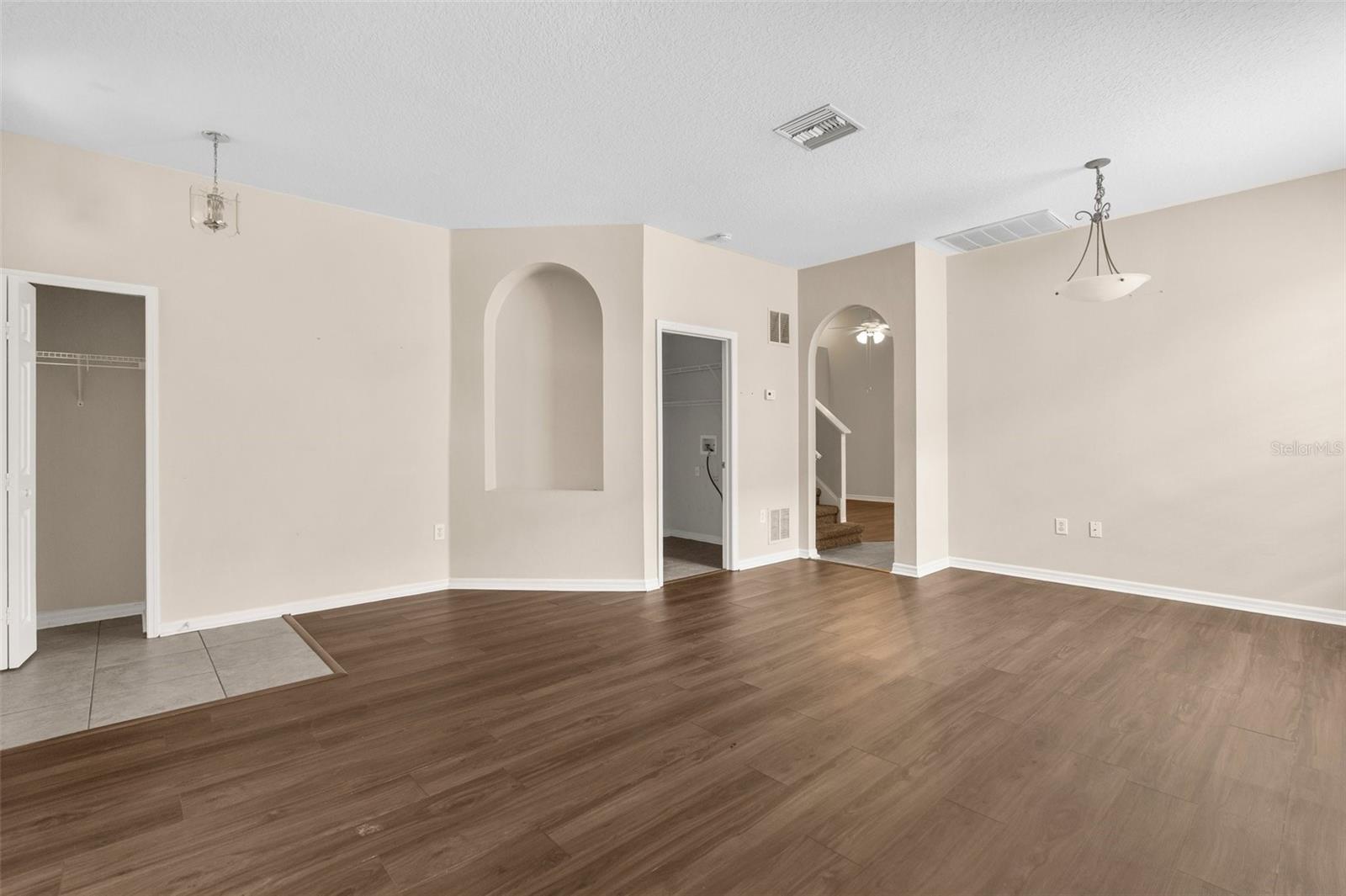 Image 13 of 41 For 10723 Eveningwood Court