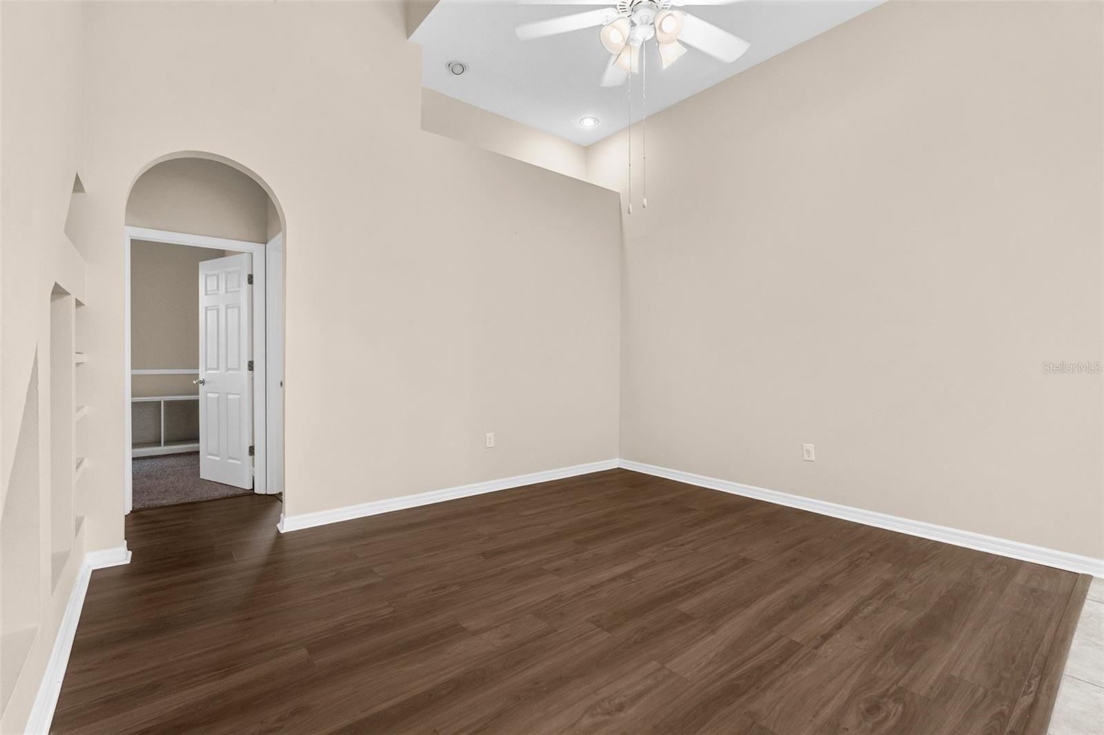 Image 14 of 41 For 10723 Eveningwood Court