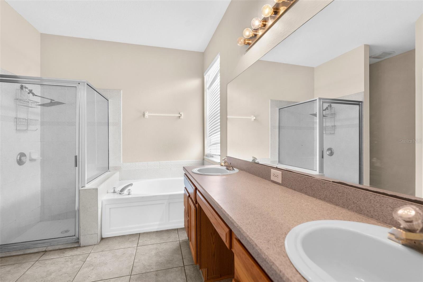 Image 23 of 41 For 10723 Eveningwood Court
