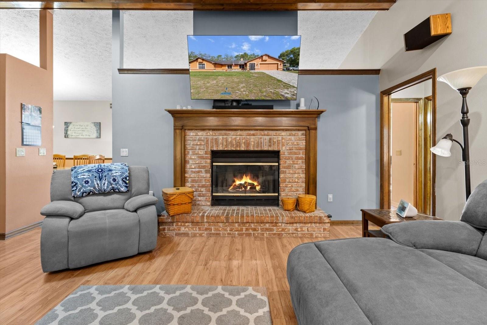 Image 12 of 40 For 4289 Castle Avenue