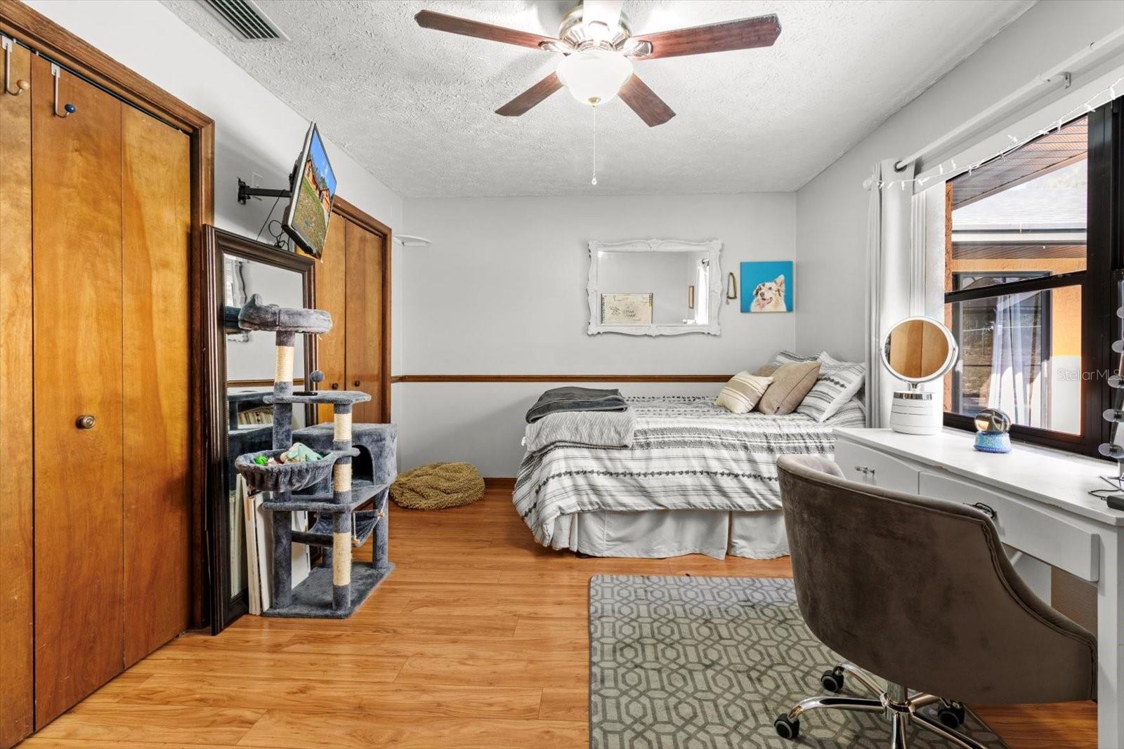 Image 19 of 40 For 4289 Castle Avenue