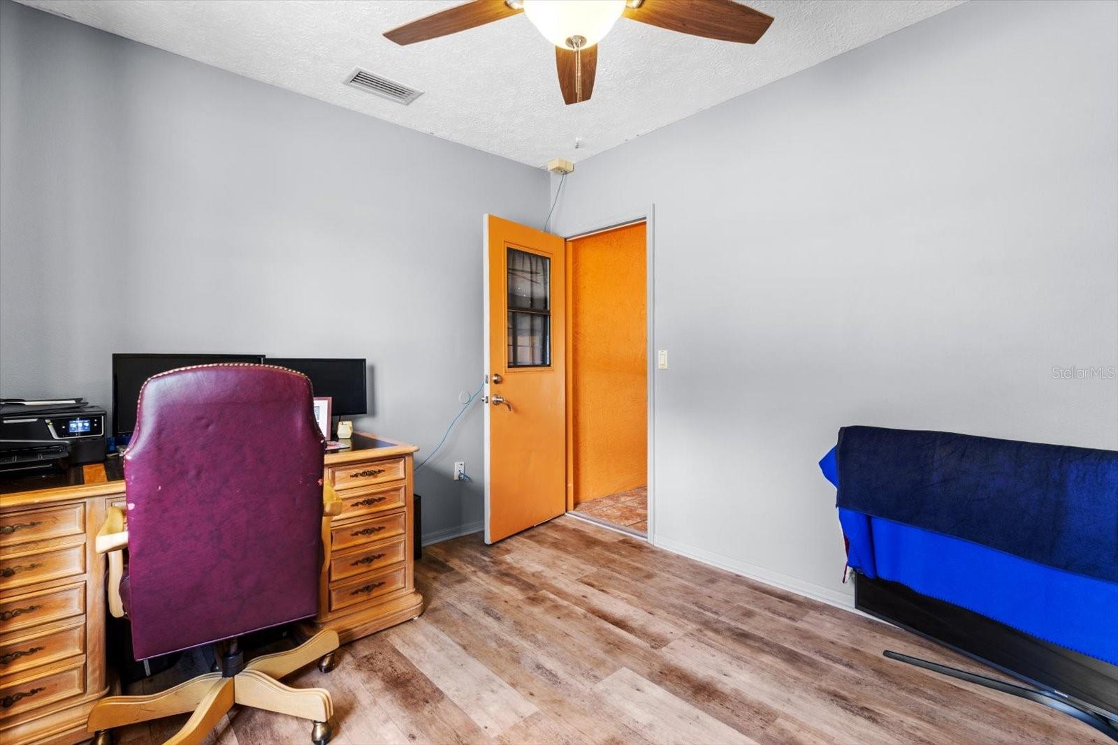 Image 21 of 40 For 4289 Castle Avenue