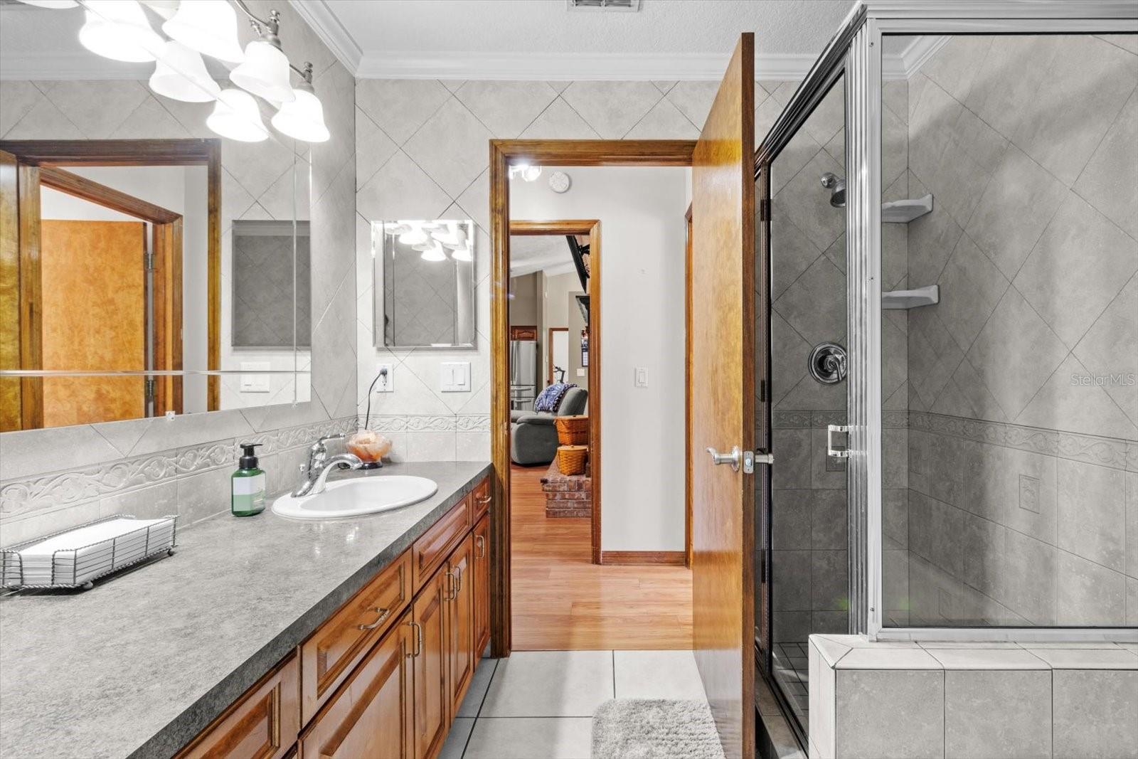 Image 22 of 40 For 4289 Castle Avenue