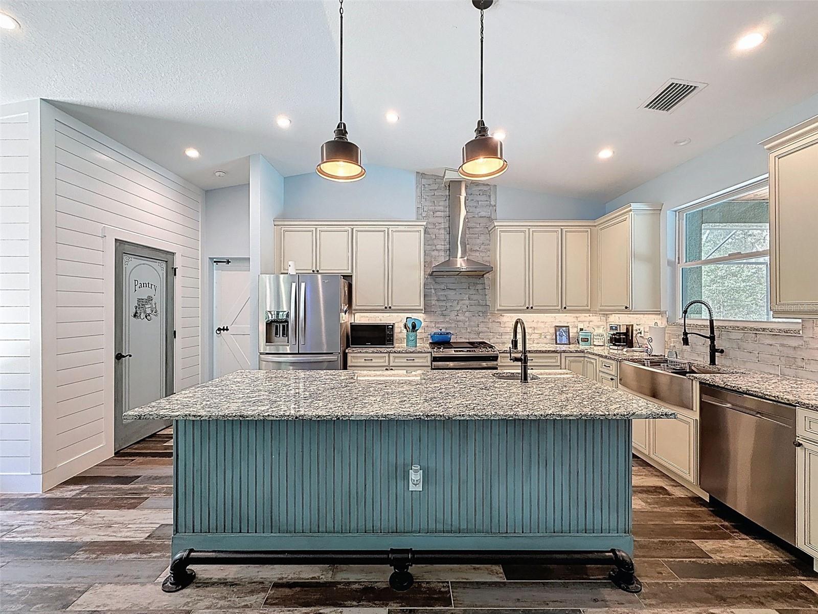 Image 14 of 95 For 34335 Berryhill Drive