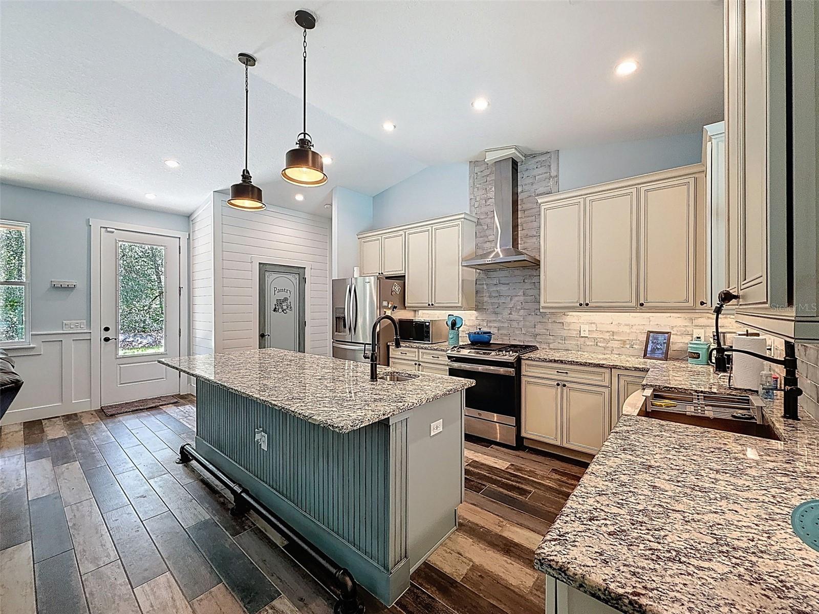 Image 18 of 95 For 34335 Berryhill Drive