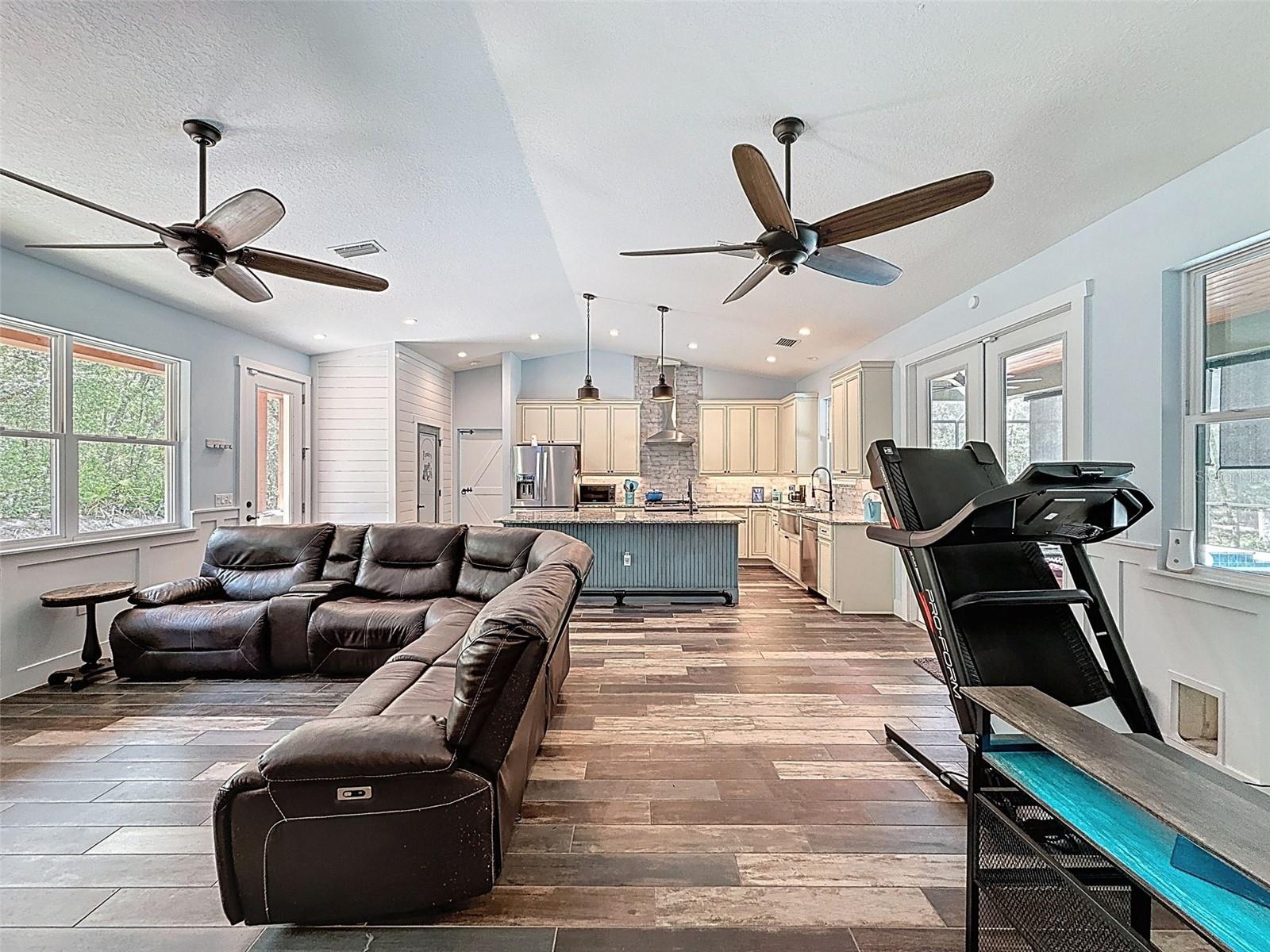 Image 31 of 95 For 34335 Berryhill Drive