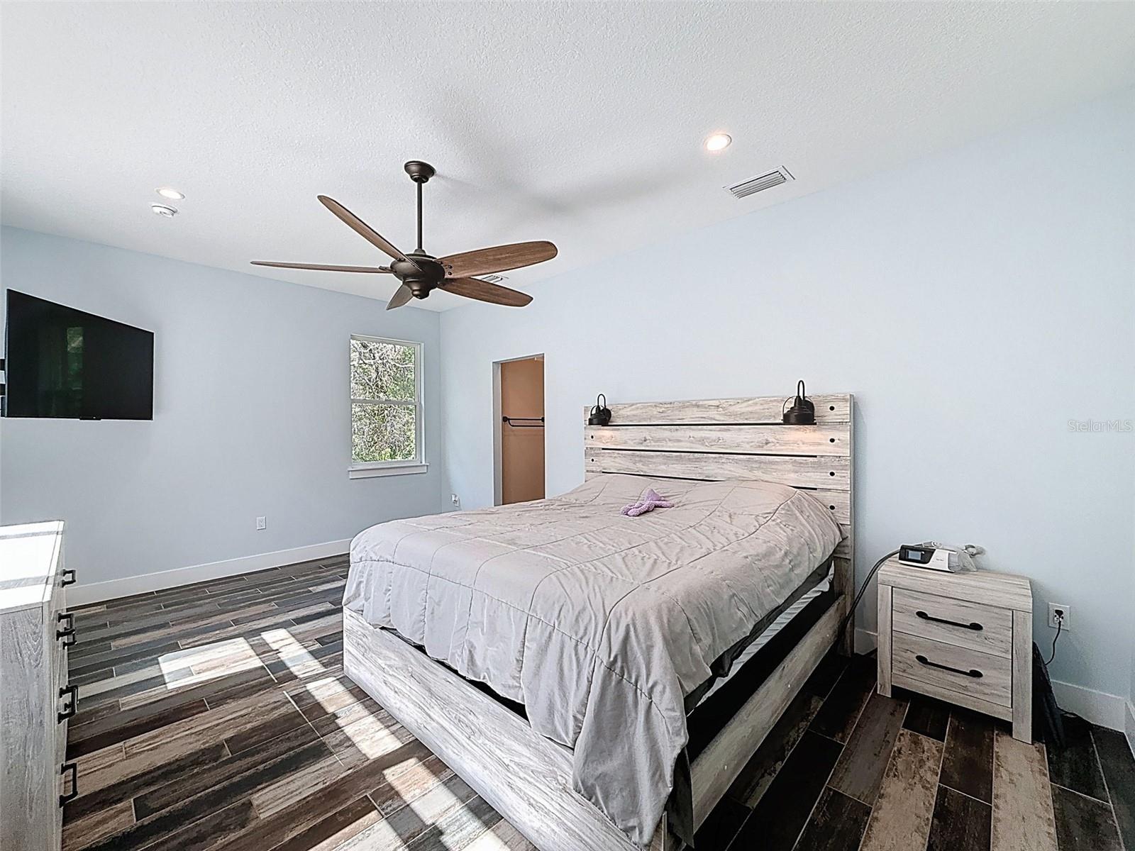 Image 35 of 95 For 34335 Berryhill Drive