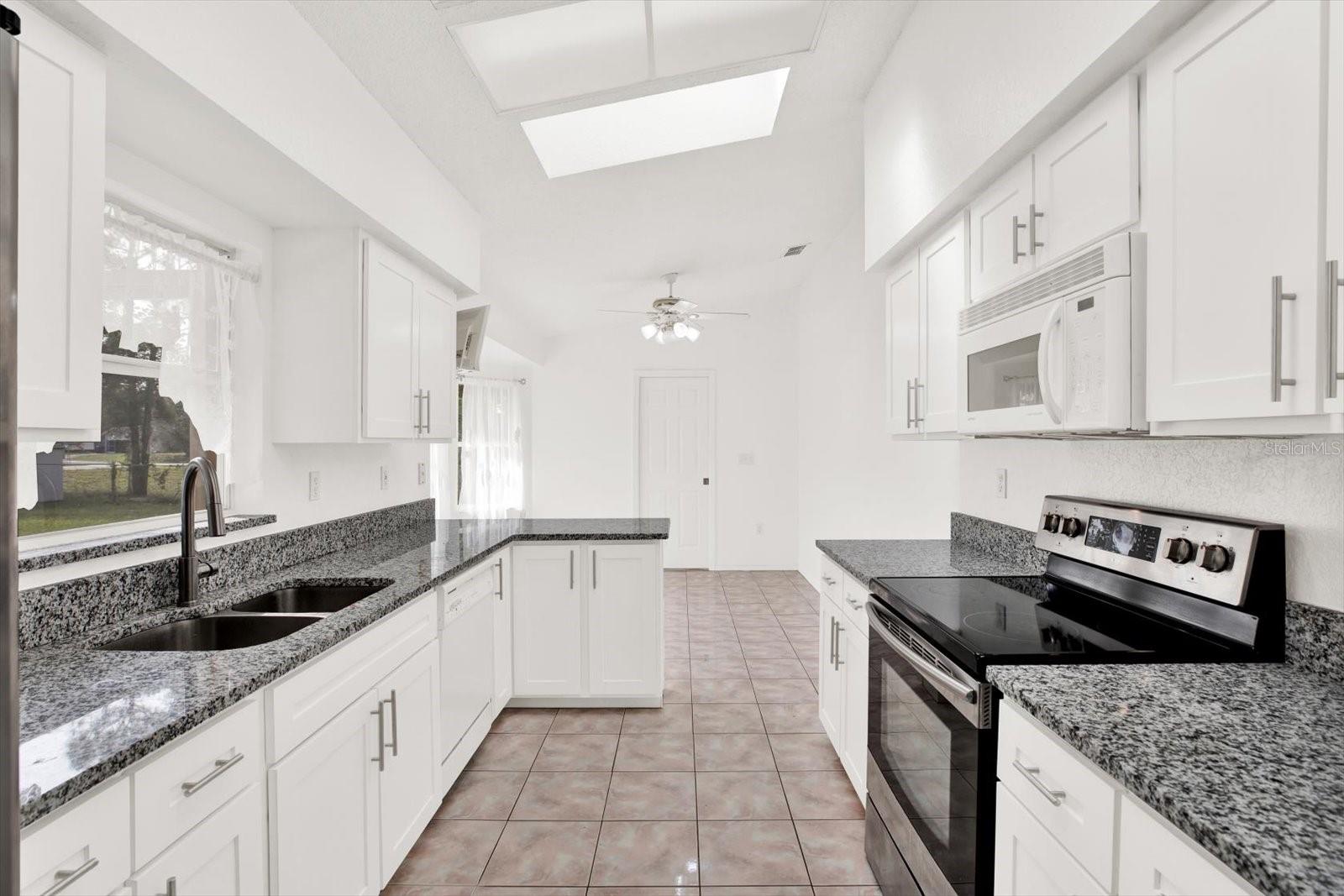 Image 5 of 23 For 2172 Whitewood Avenue