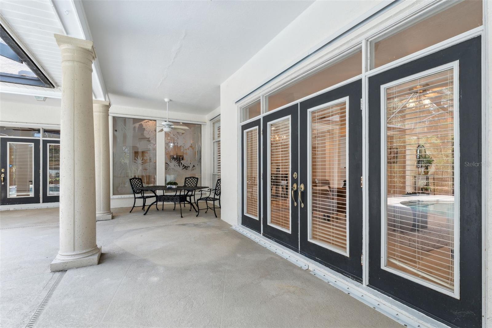 Listing photo id 22 for 1471 Jasmine Avenue