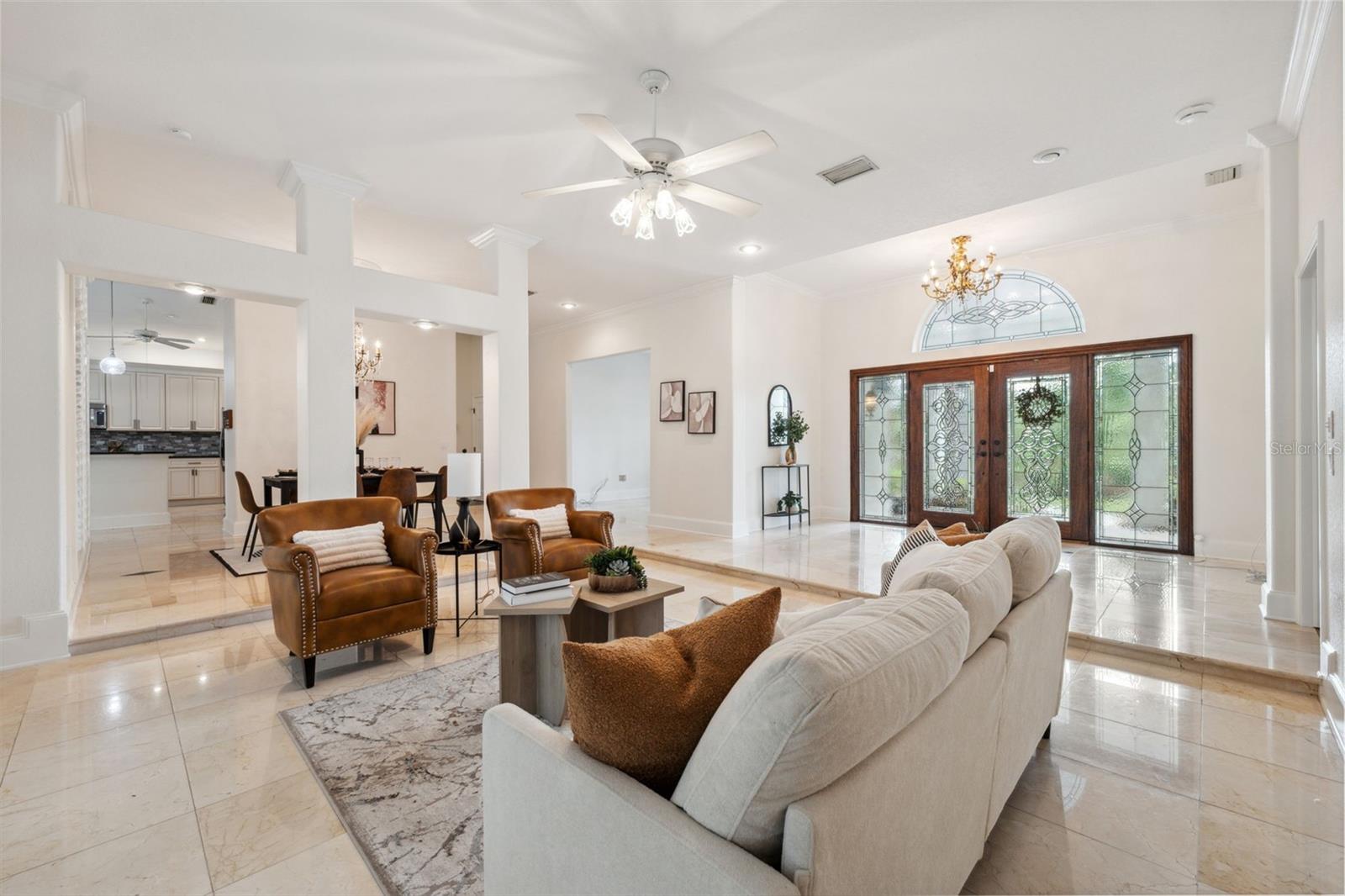 Listing photo id 2 for 1471 Jasmine Avenue