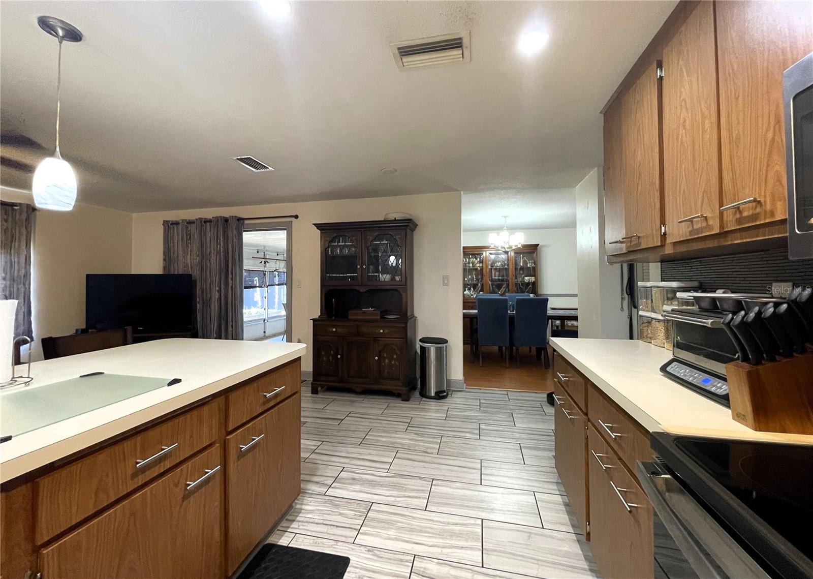 Image 17 of 46 For 7534 Briarwood Drive