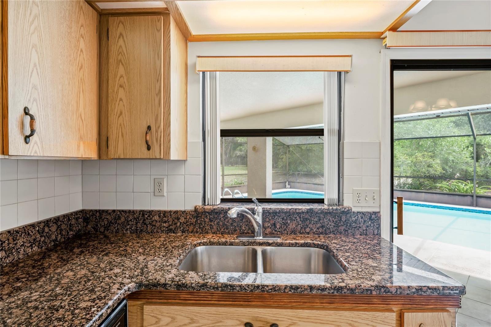 Image 10 of 66 For 128 Oak Lake Drive