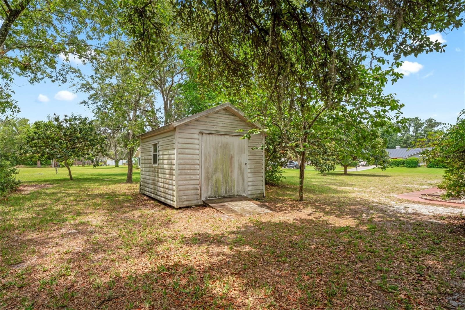 Image 50 of 66 For 128 Oak Lake Drive
