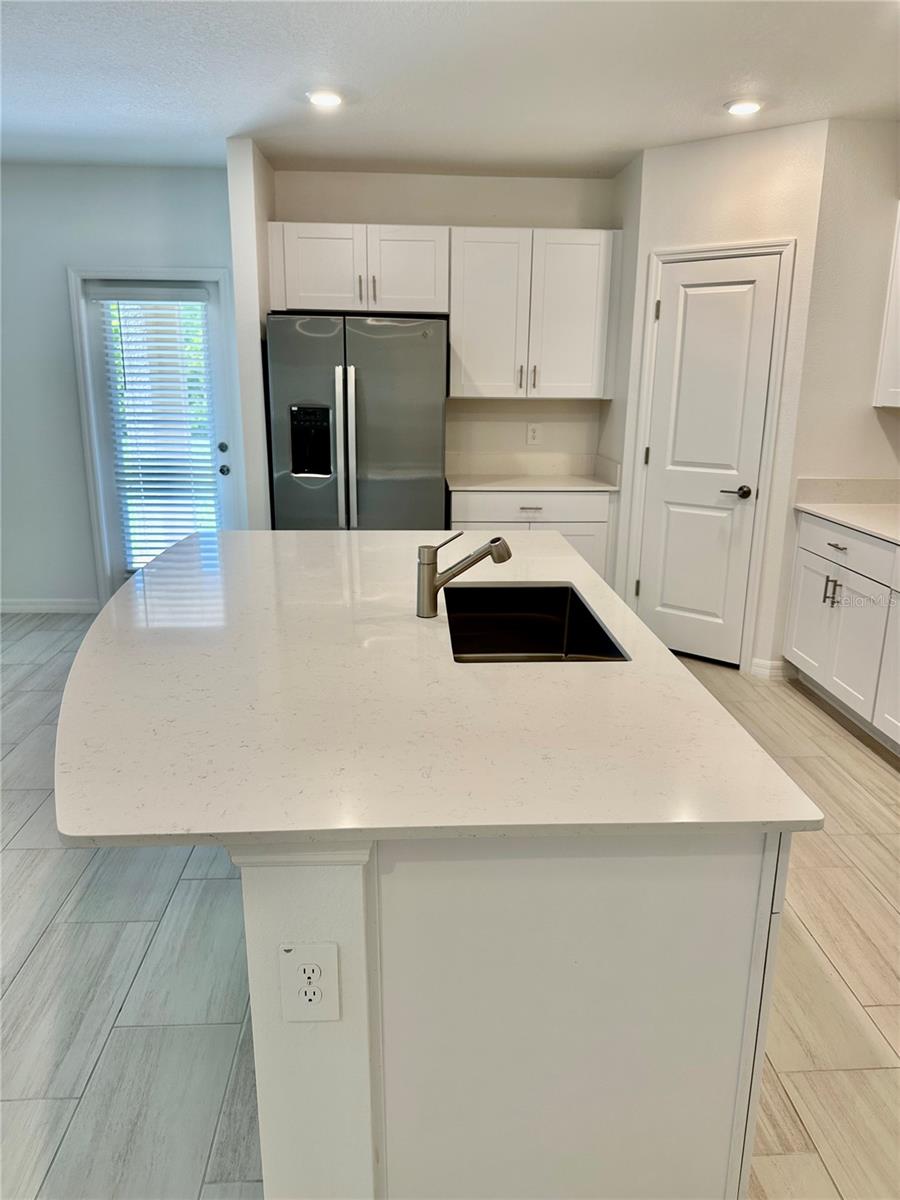 Image 11 of 49 For 17606 Happytrails Street