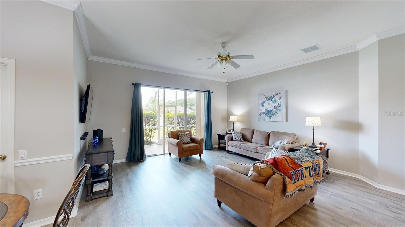Listing photo id 9 for 22316 Red Jacket Lane