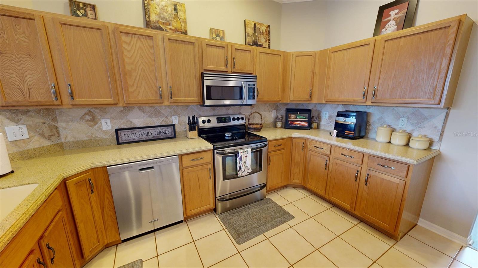 Listing photo id 1 for 22316 Red Jacket Lane