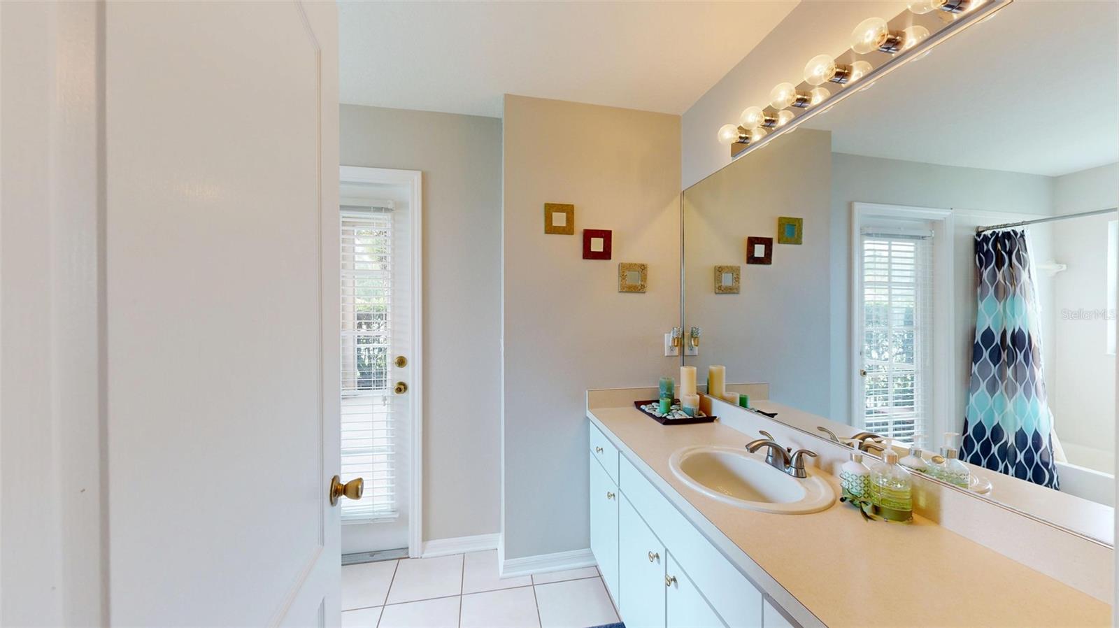 Listing photo id 41 for 22316 Red Jacket Lane