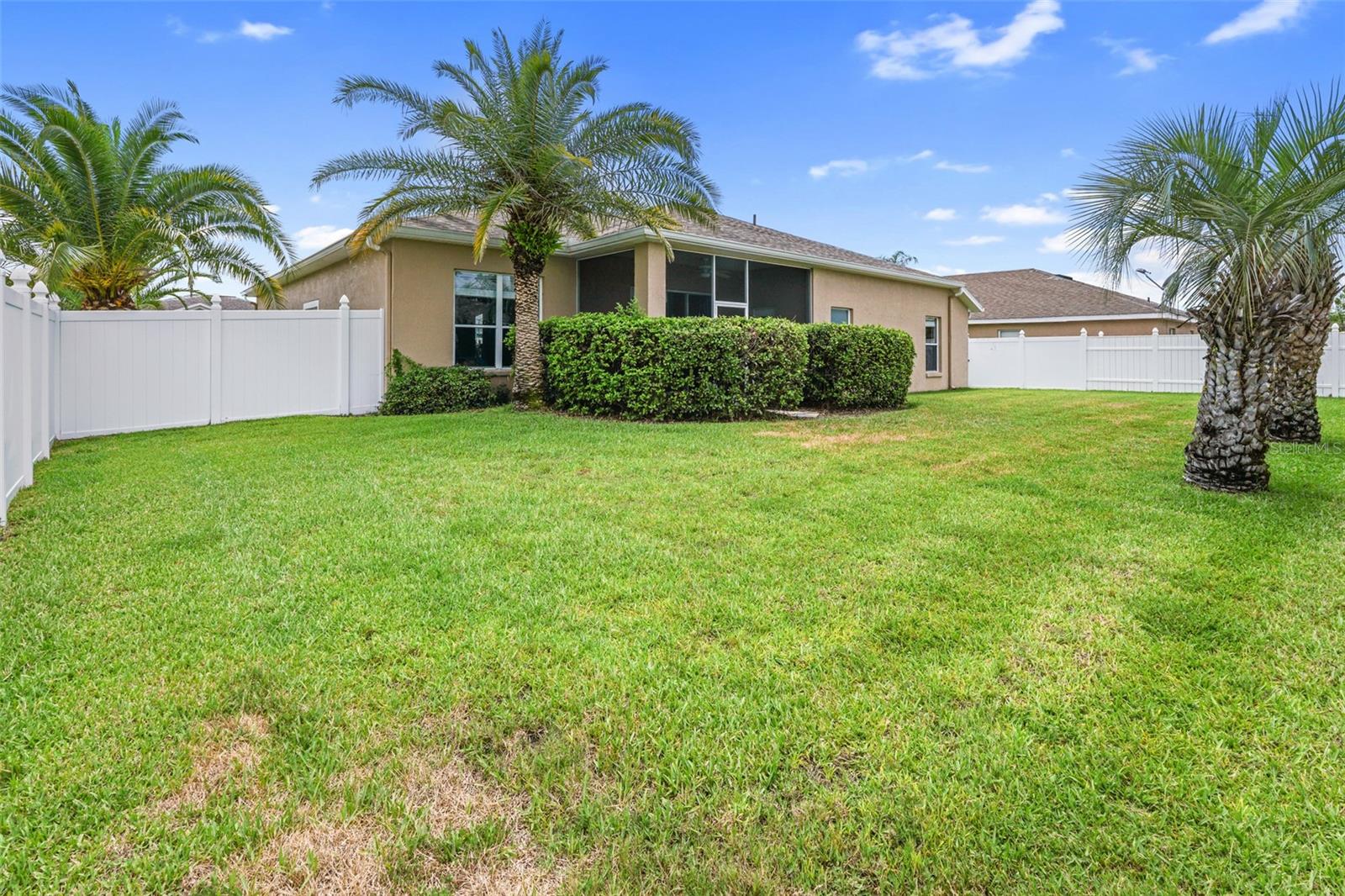 Listing photo id 52 for 22316 Red Jacket Lane