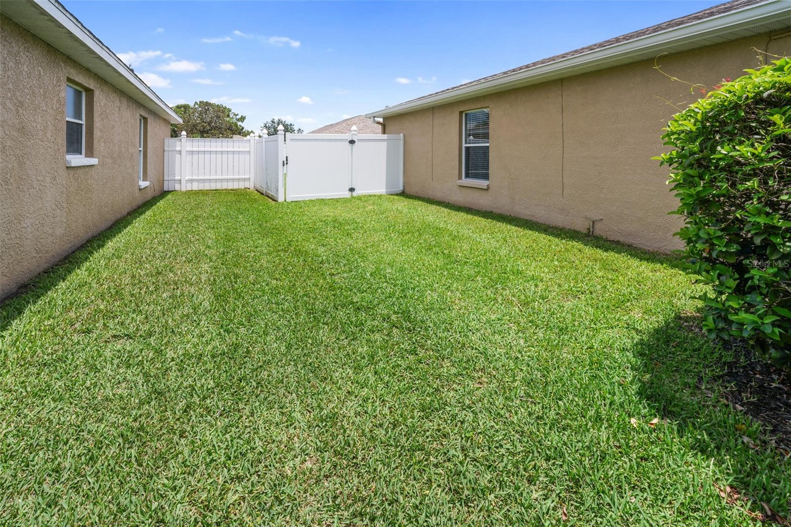 Listing photo id 57 for 22316 Red Jacket Lane