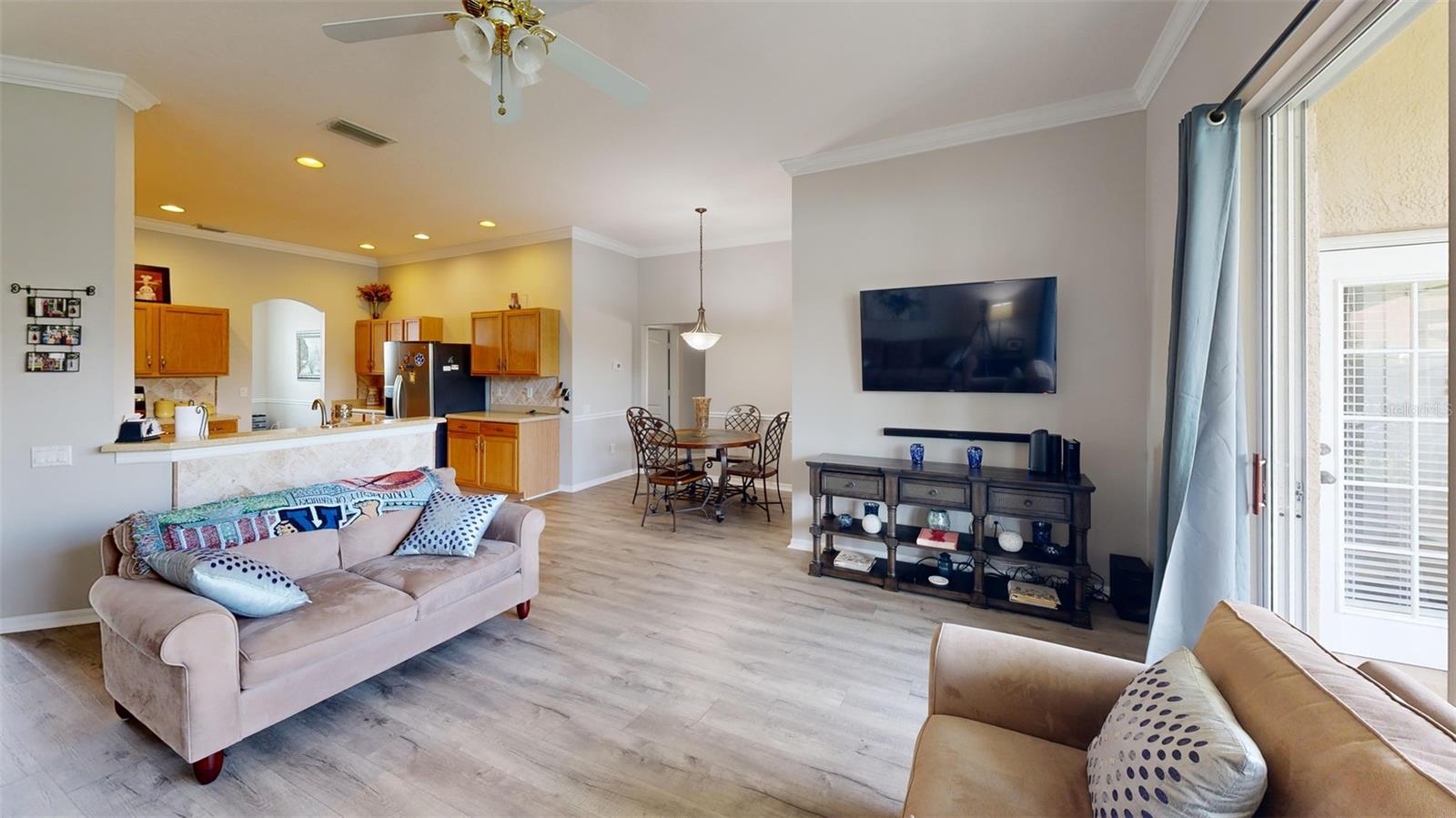 Listing photo id 7 for 22316 Red Jacket Lane