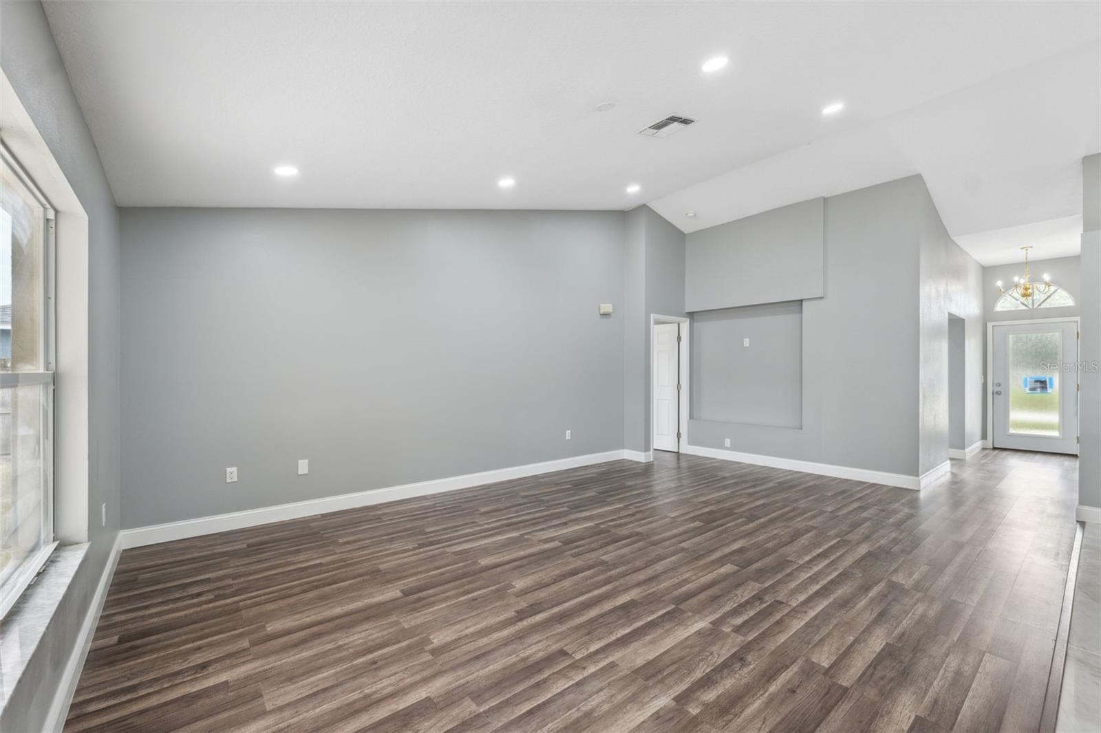 Image 16 of 60 For 3312 Blythe Avenue