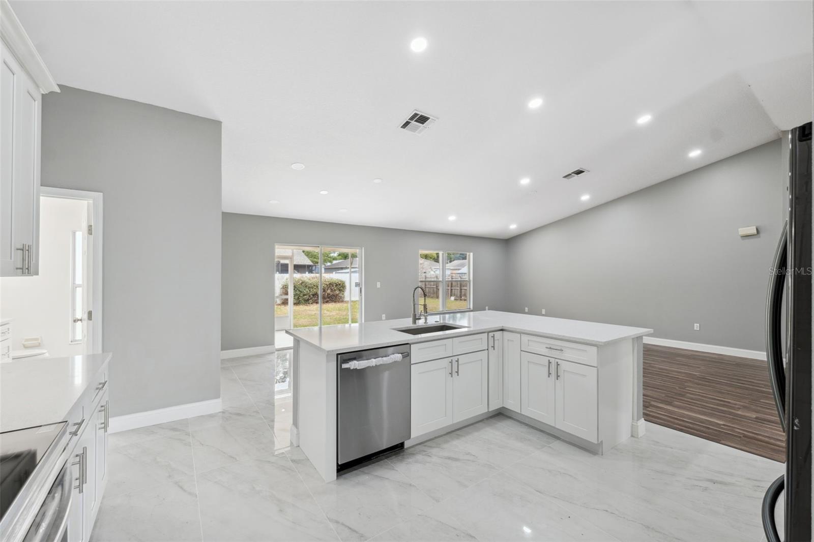 Image 18 of 60 For 3312 Blythe Avenue