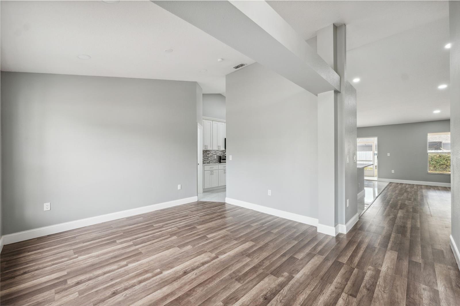 Image 7 of 60 For 3312 Blythe Avenue