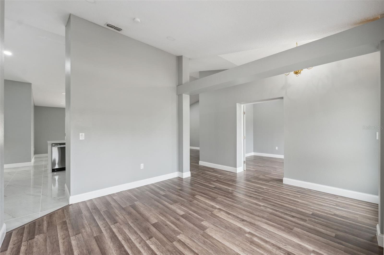 Image 8 of 60 For 3312 Blythe Avenue