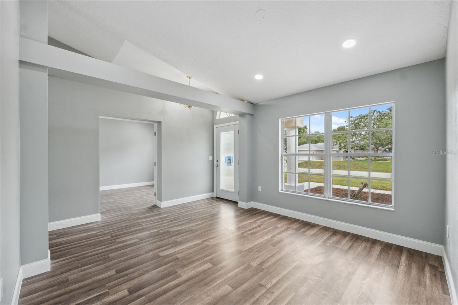 Image 9 of 60 For 3312 Blythe Avenue