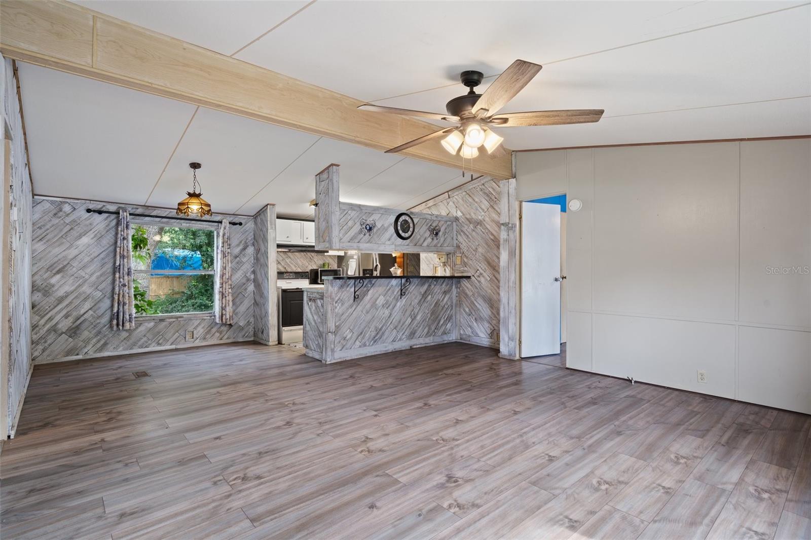 Image 10 of 47 For 10149 Huntley Street