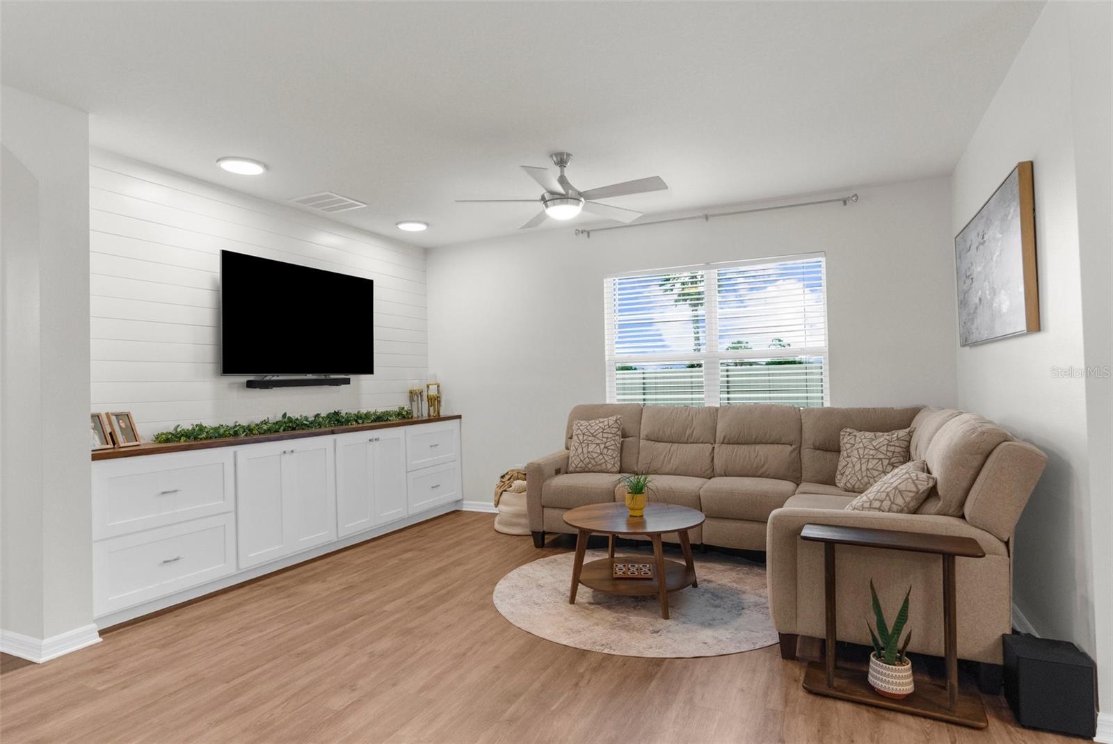 Listing photo id 13 for 2572 Garden Plum Place