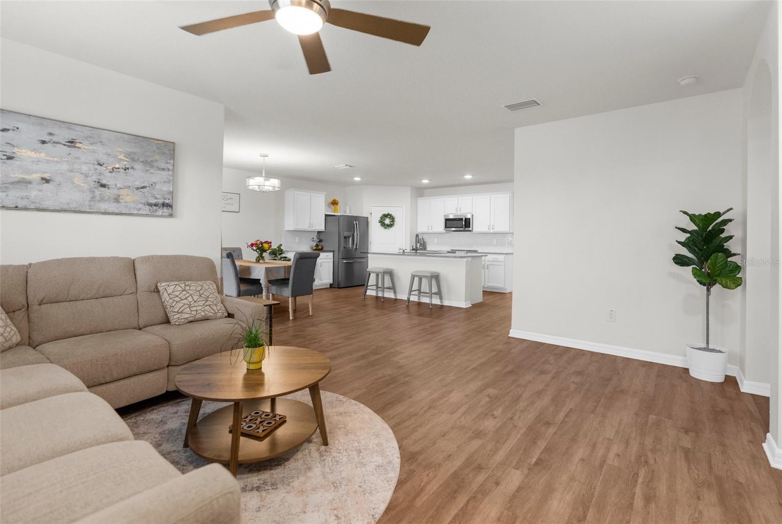 Listing photo id 15 for 2572 Garden Plum Place
