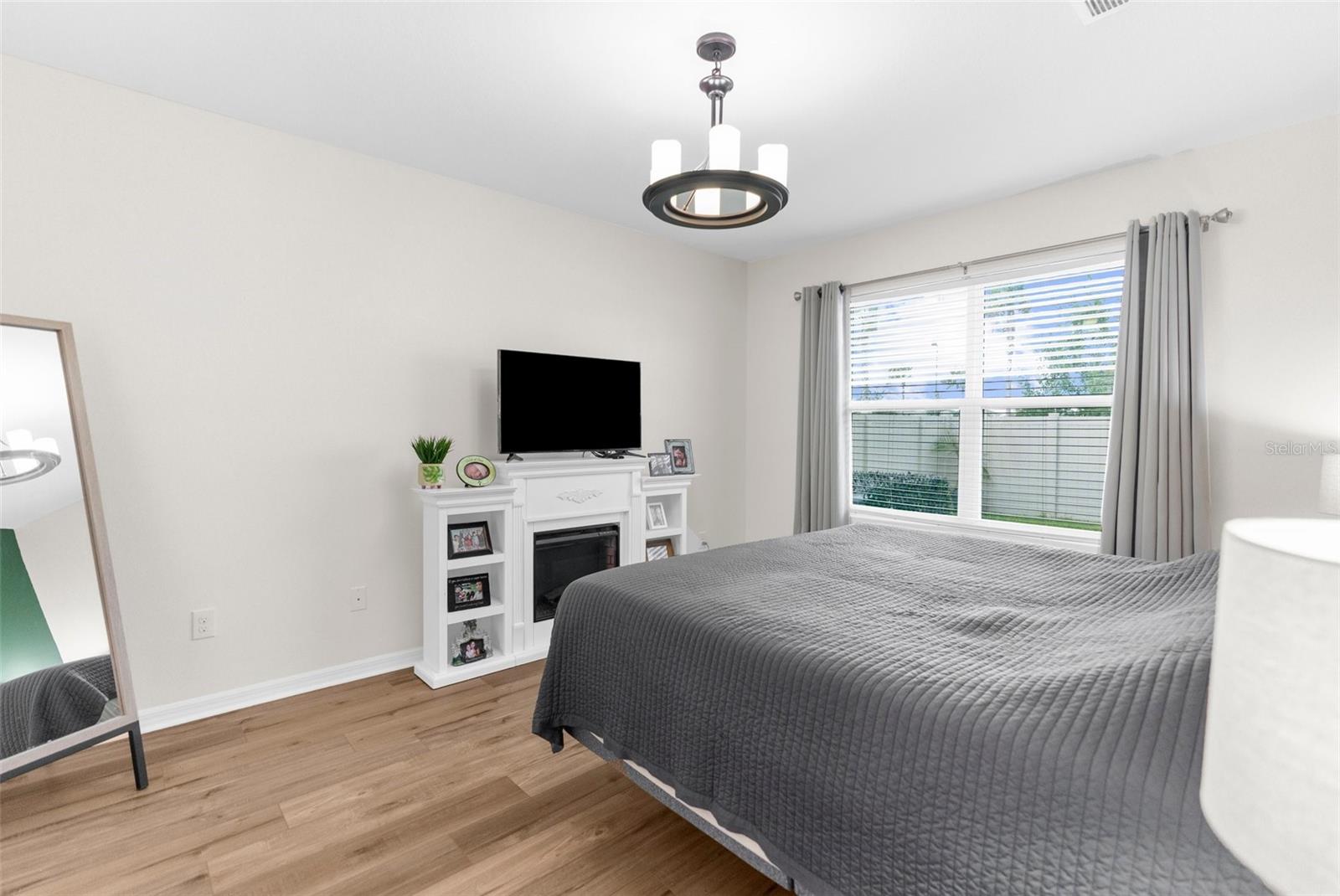 Listing photo id 16 for 2572 Garden Plum Place