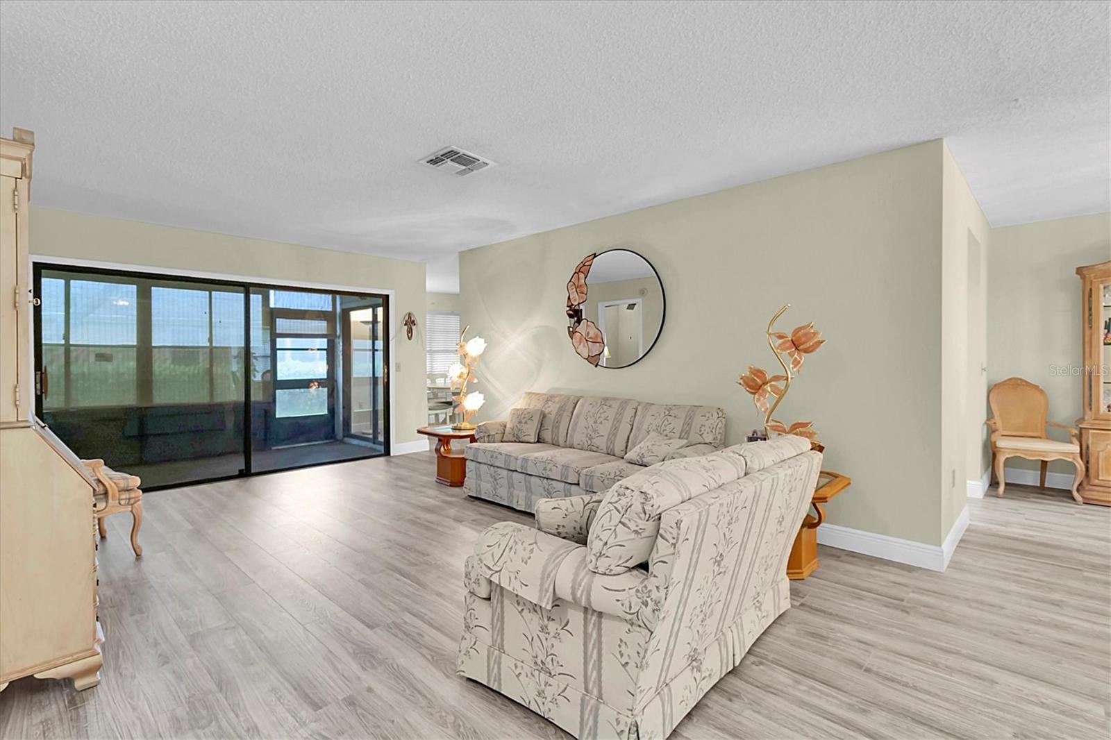Image 12 of 34 For 4841 Wakefield Court 4841